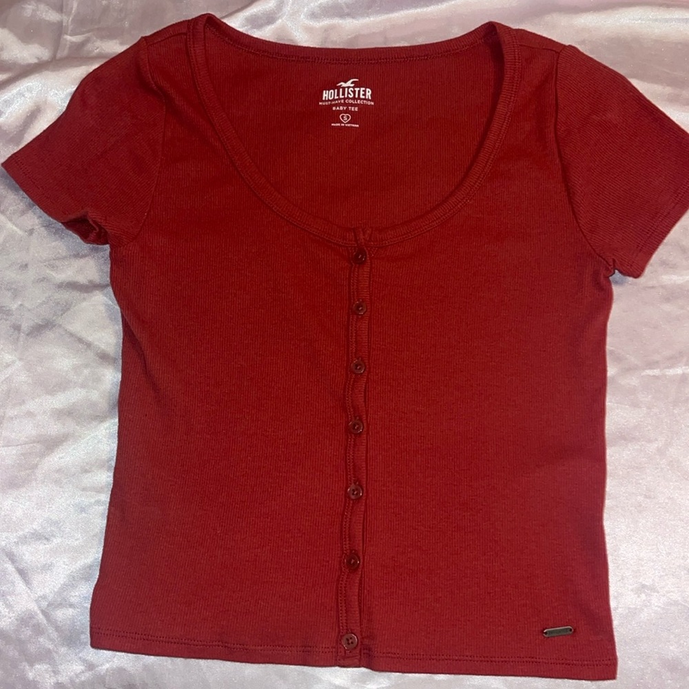 hollister baby tee